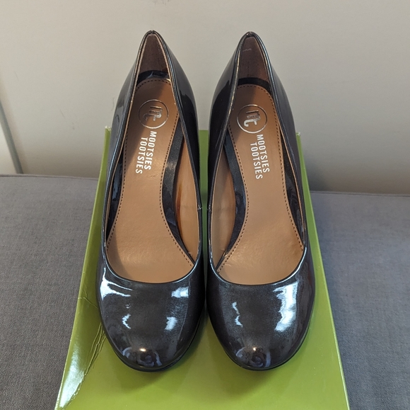 🎉3/$25🎉 Moideal Faux Patent Leather Pumps - Picture 9 of 9